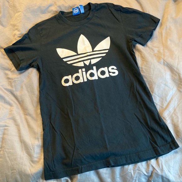 adidas Tops - Adidas Originals T-shirt 🌟